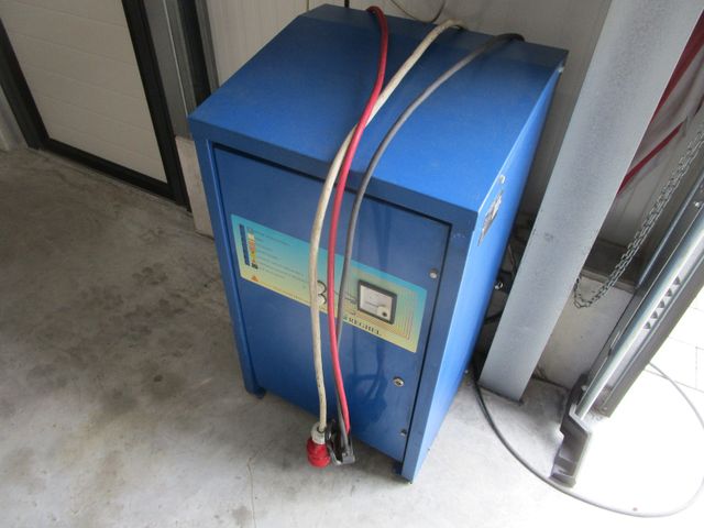 Fahrzeugabbildung Linde E30/600-02 *3to.Hubkraft+Ladegerät+Kabine*