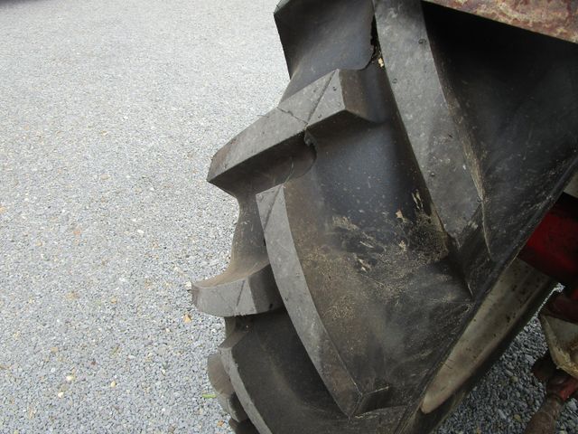 Fahrzeugabbildung Renault SUPER 6 -R7050- 4xNeu Bereift+Tüv 03/2027