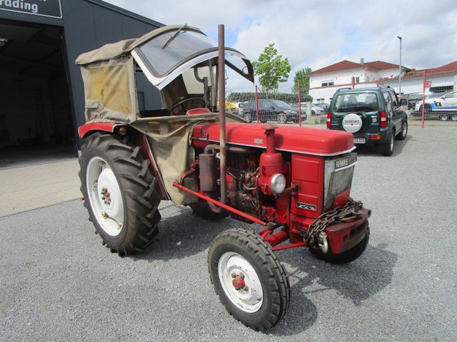 Fahrzeugabbildung Renault SUPER 6 -R7050- 4xNeu Bereift+Tüv 03/2027