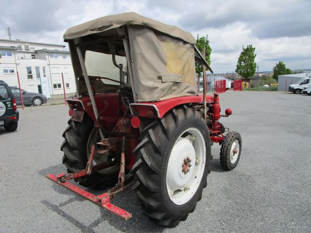 Fahrzeugabbildung Renault SUPER 6 -R7050- 4xNeu Bereift+Tüv 03/2027