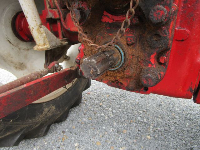 Fahrzeugabbildung Renault SUPER 6 -R7050- 4xNeu Bereift+Tüv 03/2027