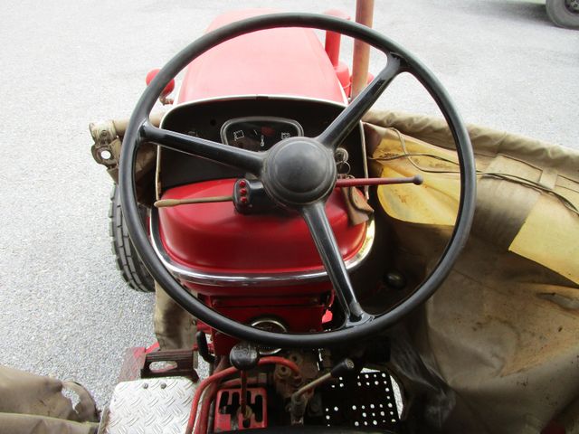 Fahrzeugabbildung Renault SUPER 6 -R7050- 4xNeu Bereift+Tüv 03/2027