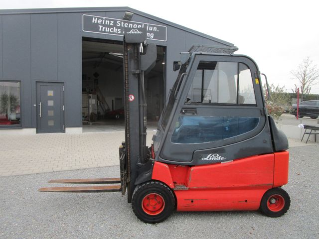 Fahrzeugabbildung Linde E30/600-02 *3to.Hubkraft+Ladegerät+Kabine*