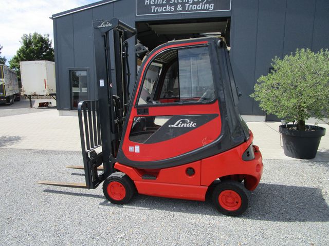 Fahrzeugabbildung Linde H16-03 Diesel+Freihub+Seitenschieber+Kabine