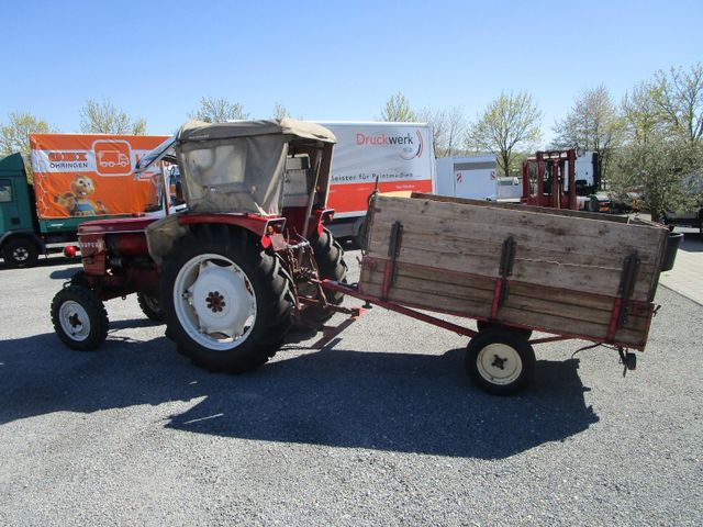 Fahrzeugabbildung Renault SUPER 6 -R7050- 4xNeu Bereift+mit Anhänger*