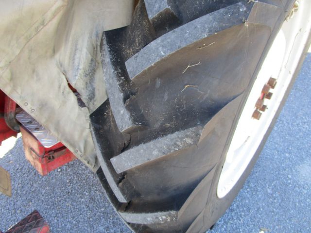 Fahrzeugabbildung Renault SUPER 6 -R7050- 4xNeu Bereift+mit Anhänger*