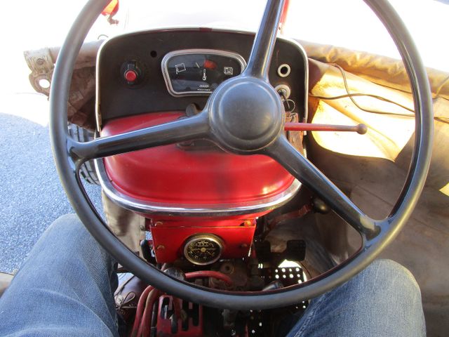 Fahrzeugabbildung Renault SUPER 6 -R7050- 4xNeu Bereift+mit Anhänger*