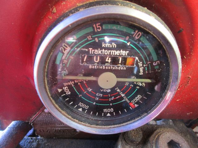 Fahrzeugabbildung Renault SUPER 6 -R7050- 4xNeu Bereift+mit Anhänger*