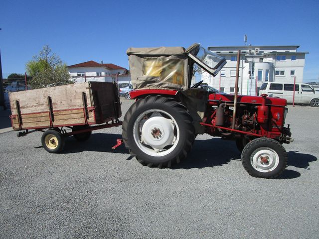 Fahrzeugabbildung Renault SUPER 6 -R7050- 4xNeu Bereift+mit Anhänger*