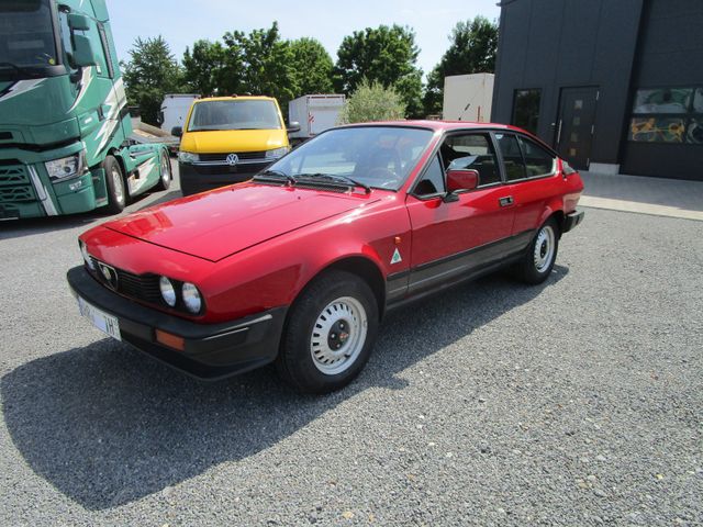 Fahrzeugabbildung Alfa Romeo GTV 2.0 *H-Kennzeichen*