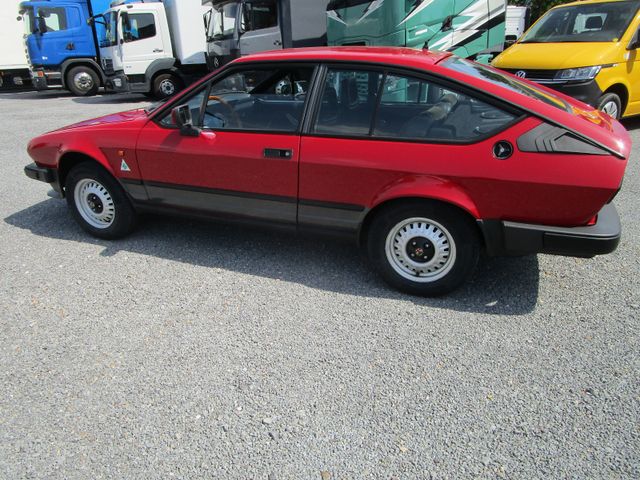 Fahrzeugabbildung Alfa Romeo GTV 2.0 *H-Kennzeichen*