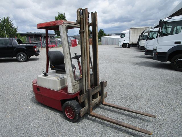 Fahrzeugabbildung Linde E15 Elektro+Ladegerät