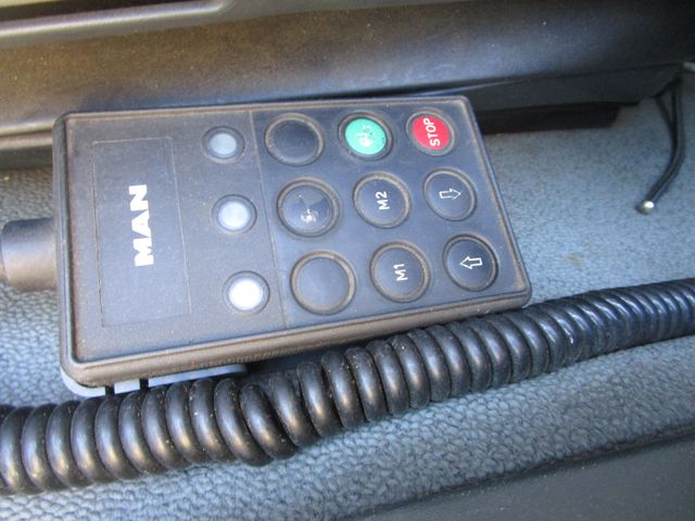 Fahrzeugabbildung MAN TGL 12.210L **LBW+2xAHK+Lift+6,10m+3-Sitze*