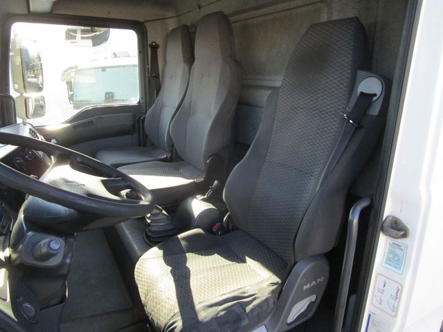 Fahrzeugabbildung MAN TGL 12.210L **LBW+2xAHK+Lift+6,10m+3-Sitze*