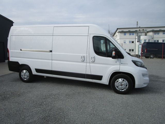 Fahrzeugabbildung Fiat E-Ducato *L3H2+KLIMA+NAVI+3-Sitze+Mod.22*
