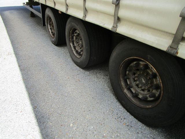 Fahrzeugabbildung Schmitz Cargobull 3-Achser *MEGA+Liftachse+13,60m+Hubdach+Edscha*