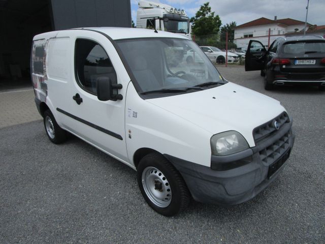 Fahrzeugabbildung Fiat Doblo Cargo 1,3 JTD Multijet*AHK+75.000km*