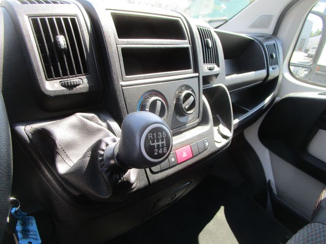 Fahrzeugabbildung Peugeot Boxer  2.0L 130PS*3-Achser+Türen+Rampe hinten*