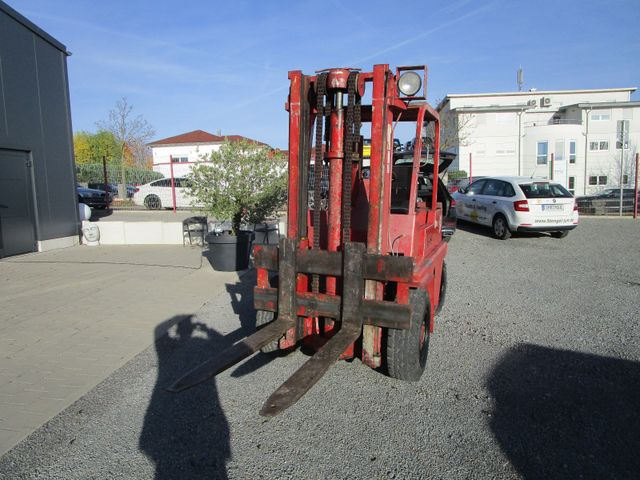 Fahrzeugabbildung Yale YALE *Tragkraft 3.000 kg+Diesel*