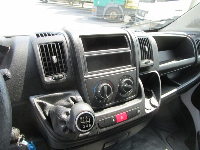 Fahrzeugabbildung Peugeot Boxer  2.0L 130PS*3-Achser+Türen+Rampe hinten*