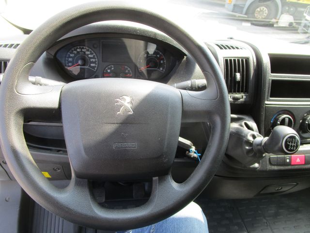 Fahrzeugabbildung Peugeot Boxer  2.0L 130PS*3-Achser+Türen+Rampe hinten*