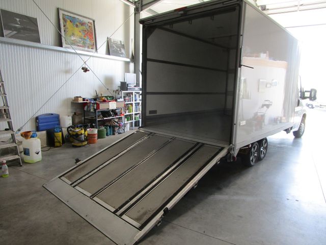 Fahrzeugabbildung Peugeot Boxer  2.0L 130PS*3-Achser+Türen+Rampe hinten*