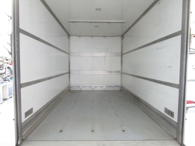 Fahrzeugabbildung Peugeot Boxer  2.0L 130PS*3-Achser+Türen+Rampe hinten*